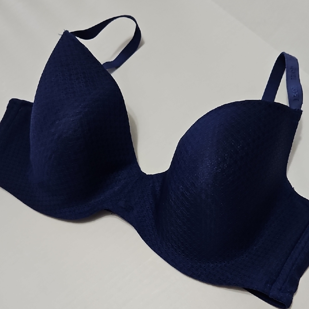 Izod Navy Molded T-Shirt Bra - Smooth Seam Design Size 42DD